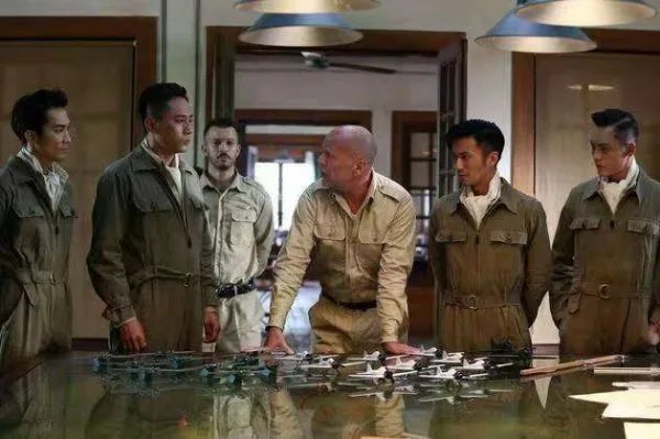 大轰炸电影骗局