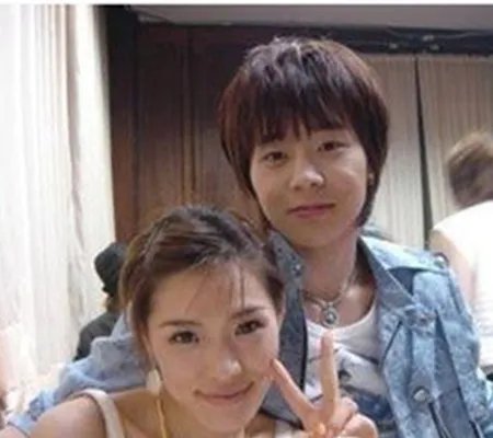 朴有天朴嘉熙姐弟恋曝光 罕见情侣照面容青涩似母子