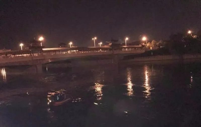 女儿跳河轻生父亲不幸溺亡是怎么回事？