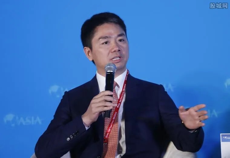 刘强东案监控流出 刘静尧身份照片父母是谁被揭