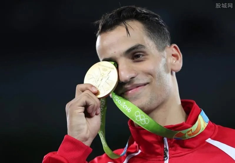 一块金牌值多少人民币 得一块金牌国家奖励多少钱