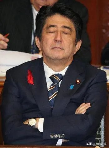 日本首相安倍辞职是福还是祸?
