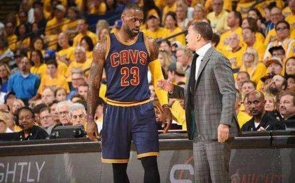 骑士逆转豪取13连胜,你怎么看?