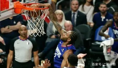 科怀·伦纳德是什么时候和快船队签约的?