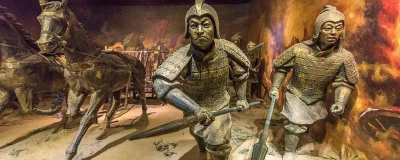 诗句宜将剩勇追穷寇不可沽名学霸王中的霸王指的是