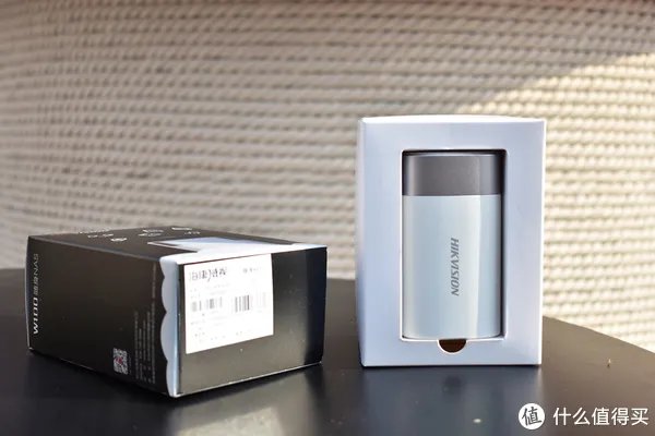 将珍藏的视频带着走 海康威视 随身 NAS 蜂享 W100