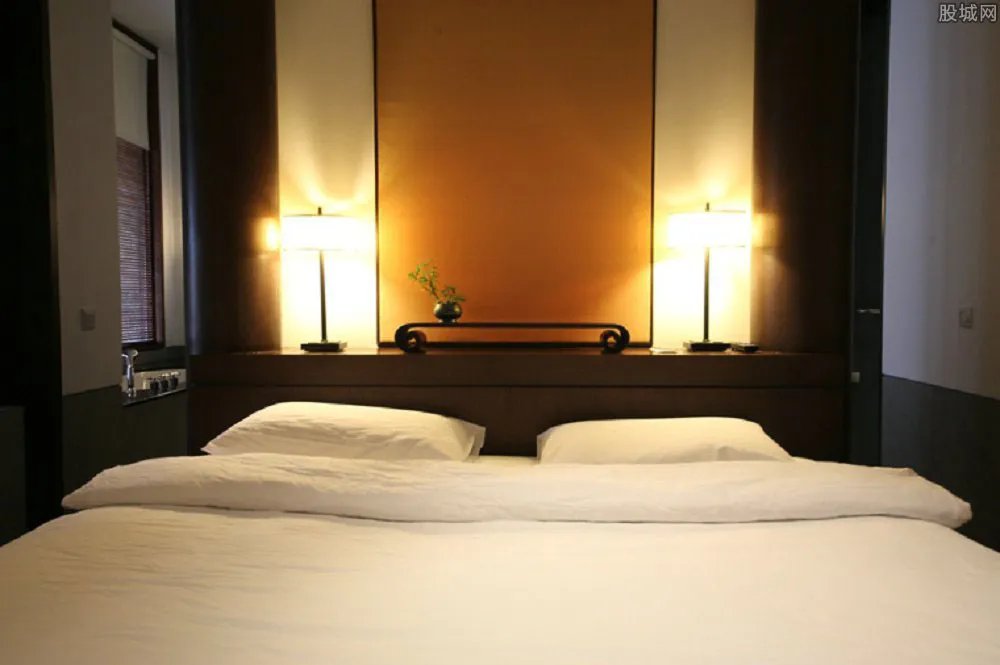 五星被指浴巾擦地 酒店卫生服务再遭质疑被卫计委调查