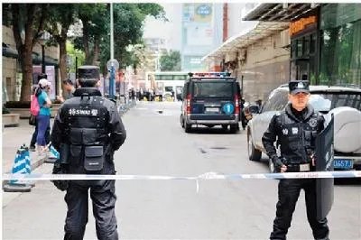 湖北男子挟持人质 人质已被救出嫌疑人落网