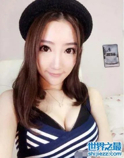 斗鱼mini近期私房照公开,胸部傲人身材好到爆炸