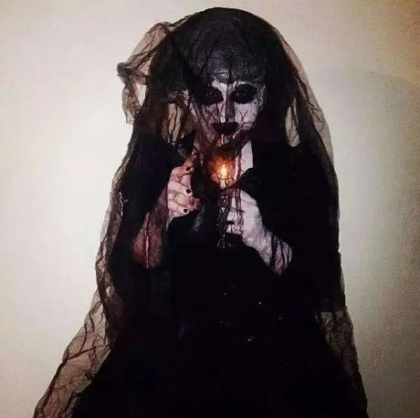 温子仁电影作品观看顺序介绍,他在招魂中客串剧照来了