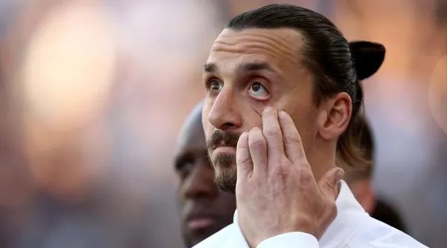 伊布致歉曼联球迷的原因是什么？