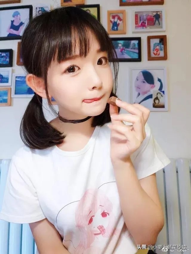 12岁小学生打扮如20岁，如此超成熟真的好吗？