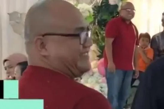 参加婚礼偶遇另一个自己,就连衣服穿的也一样