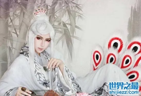 coser小小白素颜照曝光，小小白卸妆后依旧高颜值 