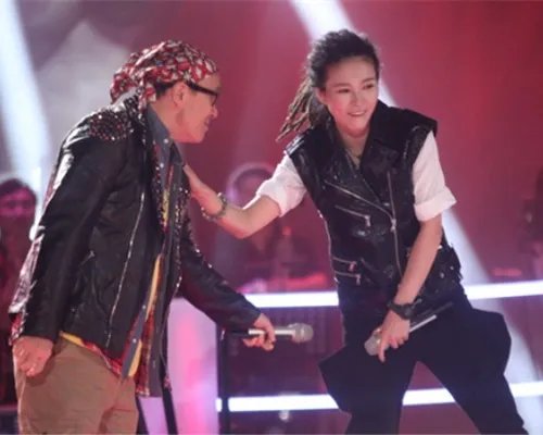 中国好声音第二季毕夏vs钟伟强 60岁摇滚老顽童惜败