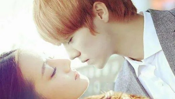 鹿晗是如何向迪丽热巴求婚的?