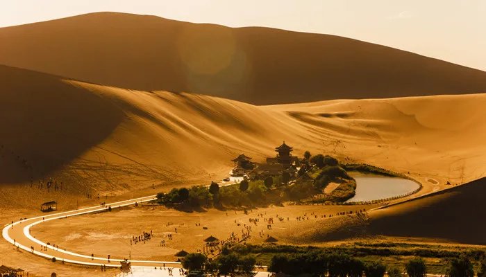 月牙泉位于我国哪个省 月牙泉在我国哪个省份