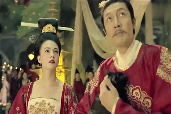李白与杨贵妃的感情纠葛:李白写诗是为杨贵妃?(隐秘历史)