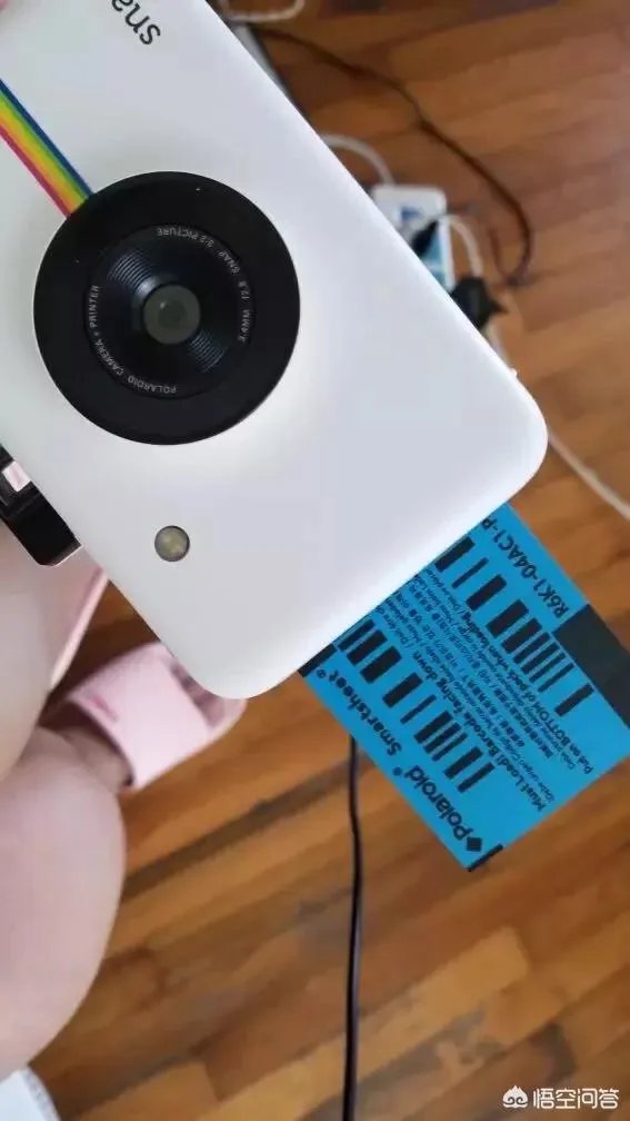 一拍照就有照片出来的相机叫什么?