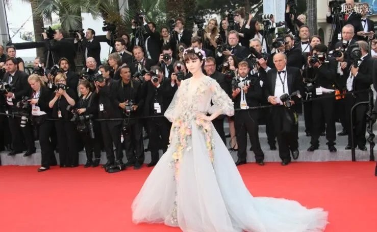 范冰冰偷税漏税最新进展 被行政处罚8亿但被捕是假的