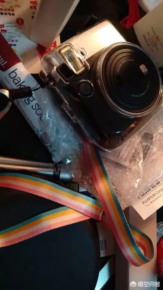 一拍照就有照片出来的相机叫什么?