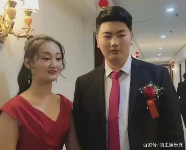 大衣哥当星光大道评委,桌上什么钥匙那么亮眼?
