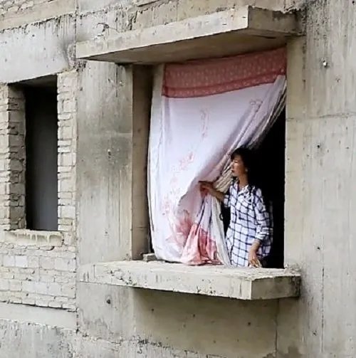 昆明烂尾楼7年后鸣鞭复工，当地政府是如何承诺业主的？