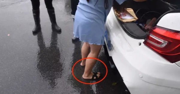 穿拖鞋开车发生交通事故致人死亡