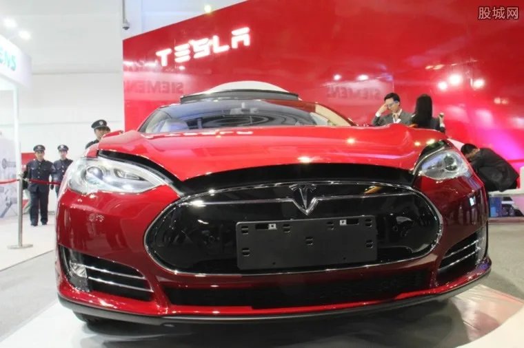 特斯拉车祸再致命 事故原因曝光特斯拉闯大祸了