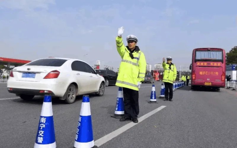 春节假期人员伤亡交通事故与2019年相比下降七成，这是什么原因造成的？