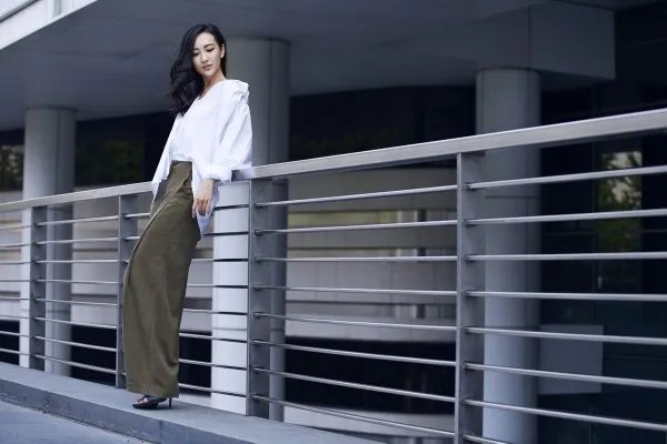 穿阔腿裤怎么搭配上衣?