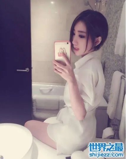 斗鱼mini近期私房照公开,胸部傲人身材好到爆炸