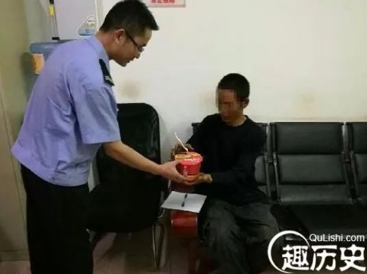 打工男子无钱回家 19年未见面家人已注销户口