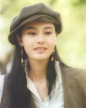 李嘉欣当年酒店门事件照片 李嘉欣年轻时最美图片简直惊为天人