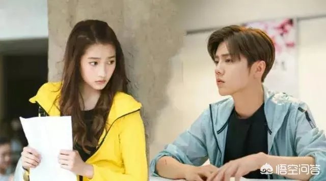 鹿晗零点准时为关晓彤庆生，明年毕业的关晓彤会考虑结婚吗？