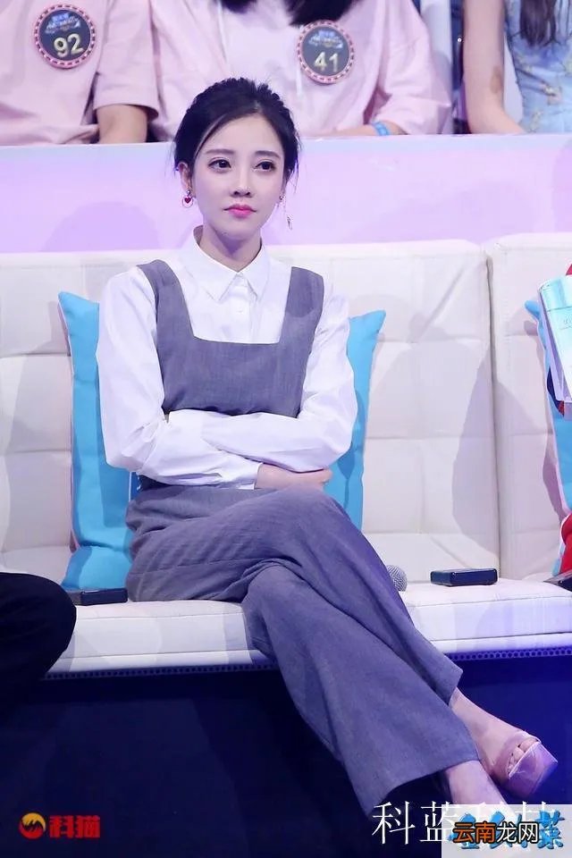 冯提莫含吊图 冯提莫简直是直男杀手,她的妆容要怎么化