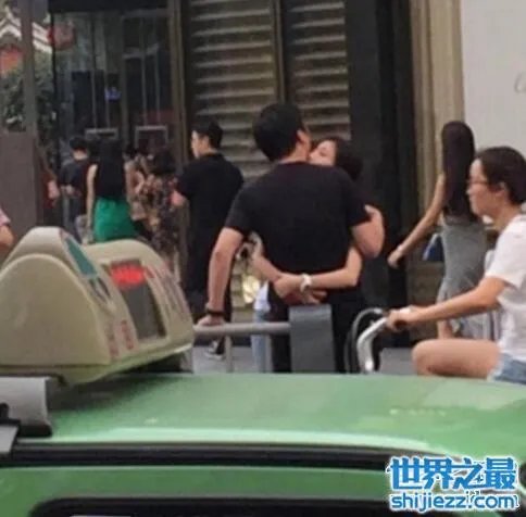 王思聪豆得儿舔龙根,王思聪现身豆得儿直播间