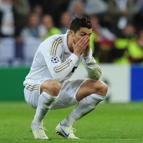 c罗花边新闻大汇总 似乎总与梅西“作对”