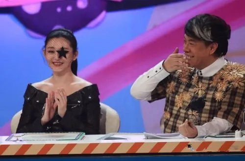 《奇葩说》肖骁周思成是什么梗？ 周思成在电台里说了什么？