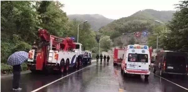 威海校车事故是怎么回事?