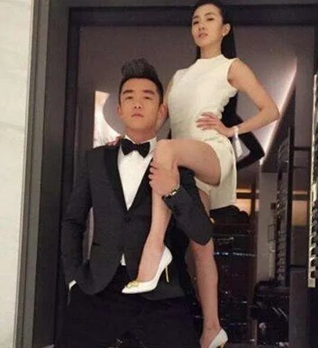 程晓玥的妈妈郭敬红资料照片 程晓玥郑凯为什么被叫真诚CP