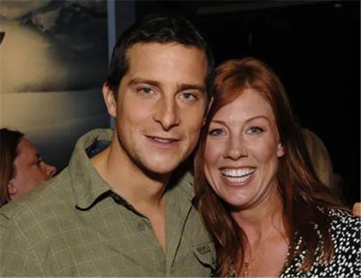 贝尔格里尔斯妻子图片 与奥巴马荒野一起吃虫子