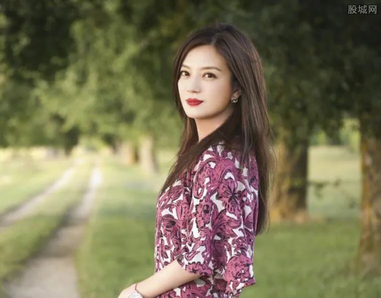 赵薇禁入证券市场 赵薇夫妇犯什么大错被罚30万？