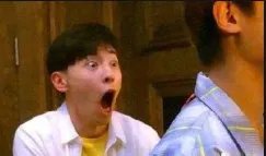 网友喊话邓伦请你看看人群外的陈赫吧，邓伦对此有作回应吗？