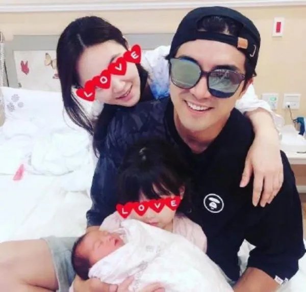 贺军翔老婆长什么样 二胎得女怎么回事