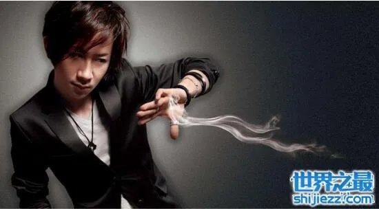 揭秘刘谦预言门真相,猜中2个月后新闻头条的5条