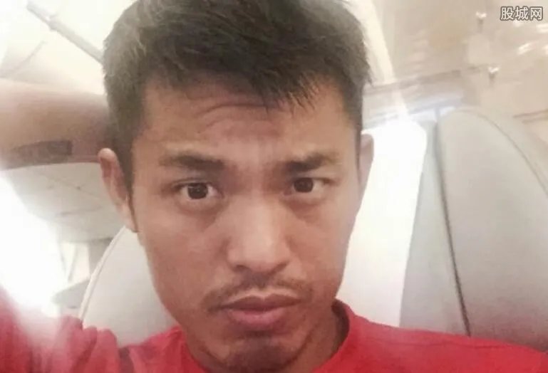 谢杏芳疑手撕小三 网友表示林丹负主要责任