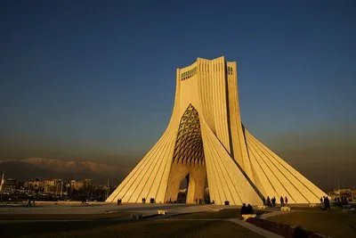 美国新冠肺炎超566万例,为何美国疫情控制不住?