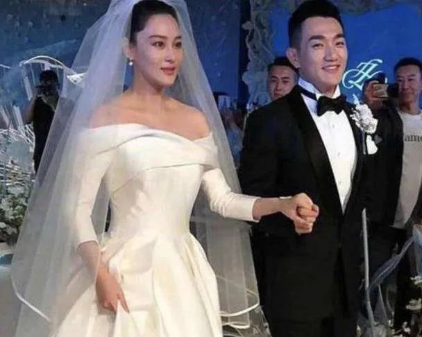 何捷教官个人资料：何捷教官个人家庭背景