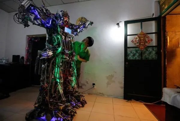 农民造机器人用来做什么?